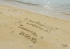 Надпись на песке для ваших близких и друзей.