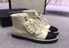 Фото Высокие зимние ботинки Chanel с шнурками