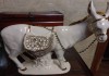 Фарфоровая статуэтка Ослик с сумками полными алмазов, фарфор Европа