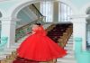 Фото Красное свадебное платье и бежевый костюм
