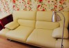 Фото Продаю красивый кожаный белый диван!